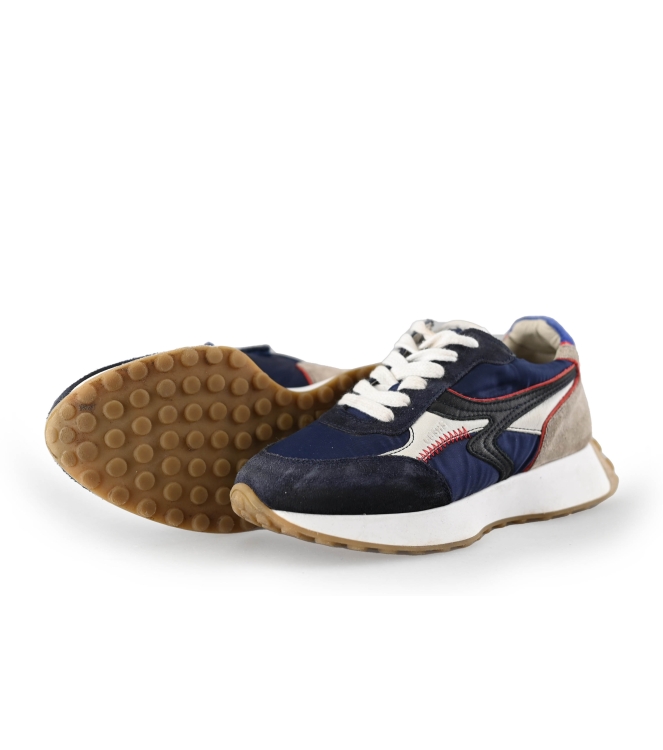 Giga Sneaker