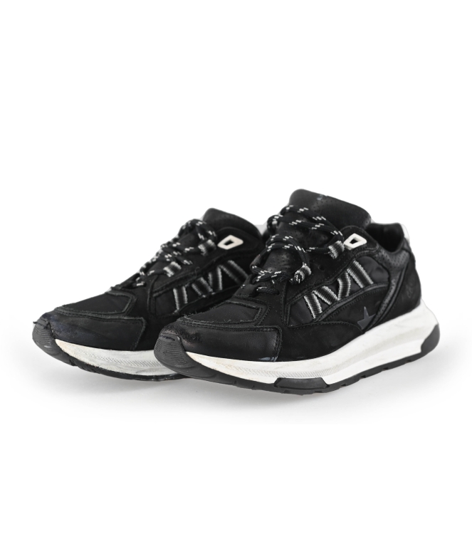 Giga Sneaker