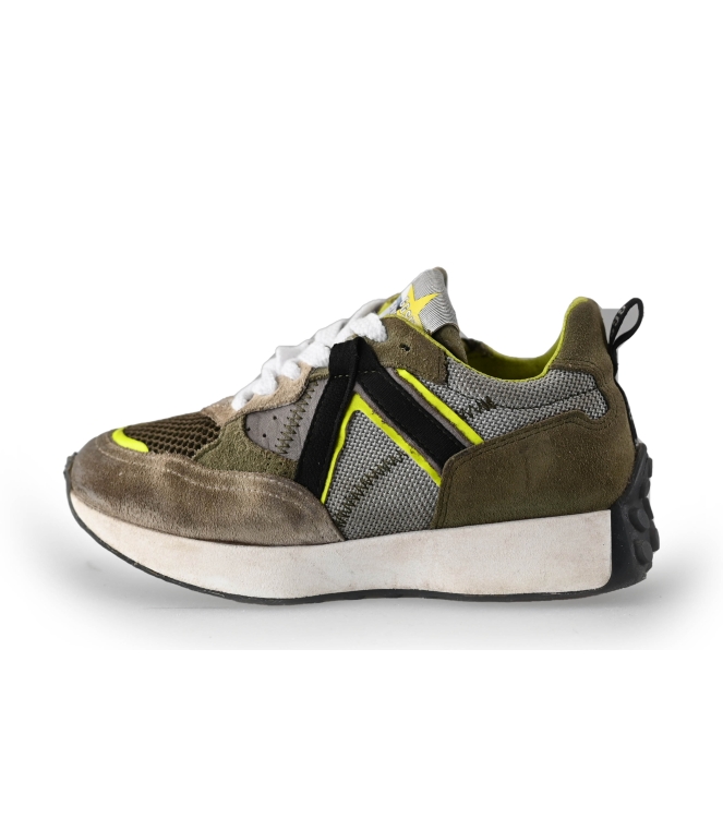 Giga Sneaker