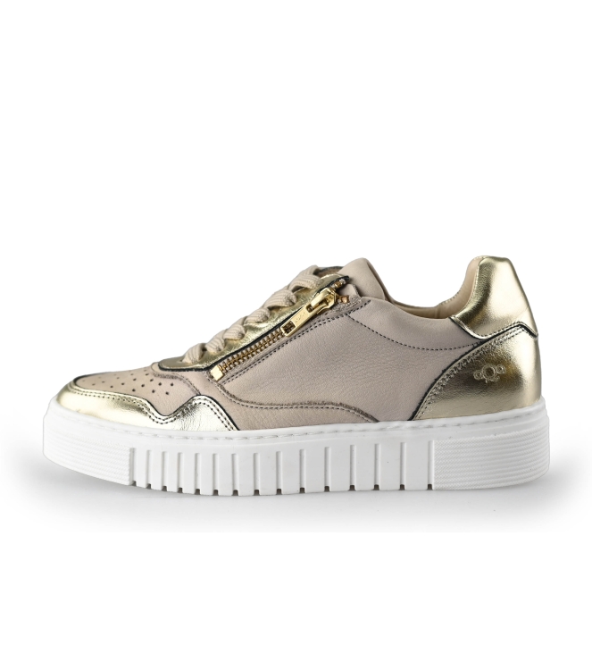 AQA Sneaker
