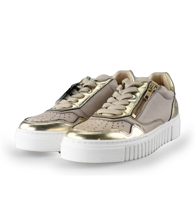 AQA Sneaker