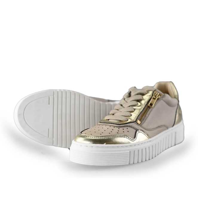 AQA Sneaker