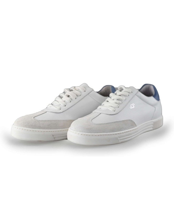 AQA Sneaker
