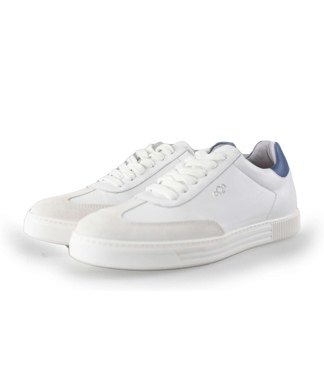AQA Sneaker