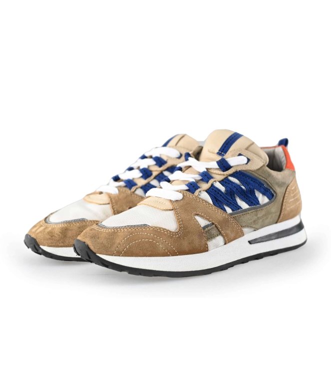 Invinci Sneaker