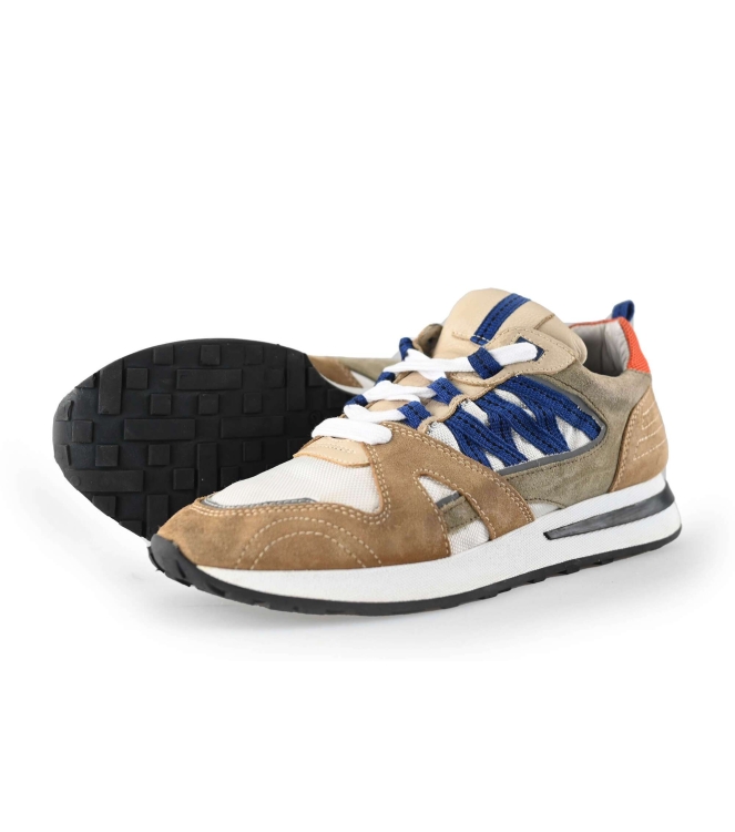 Invinci Sneaker
