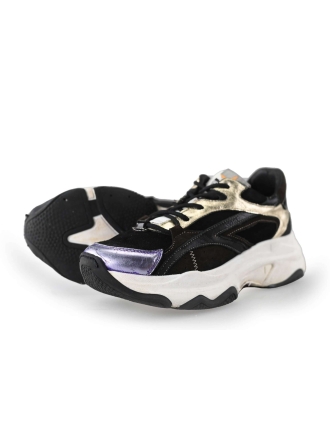 Giga Sneaker