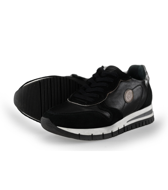 AQA Sneaker