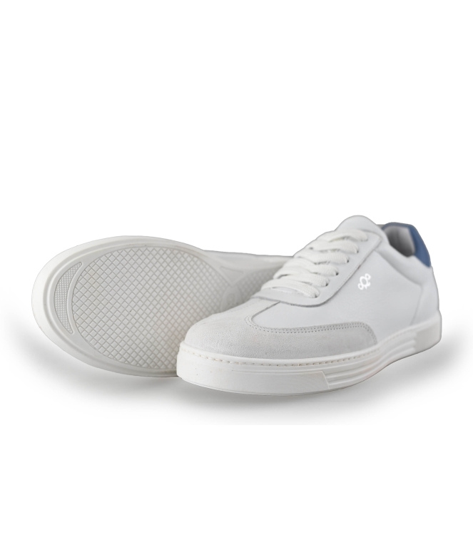 AQA Sneaker