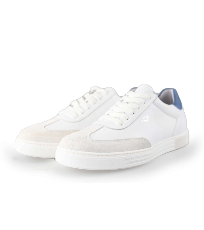 AQA Sneaker