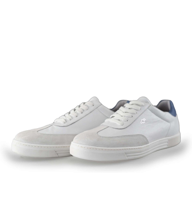 AQA Sneaker