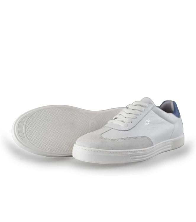 AQA Sneaker