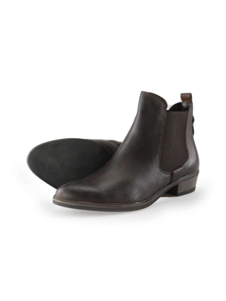 Chelsea boots