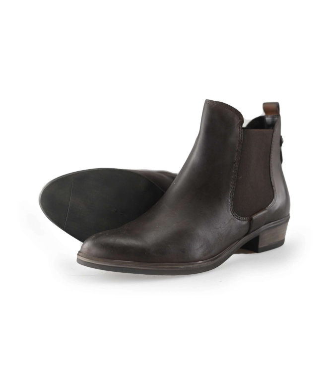 Chelsea boots