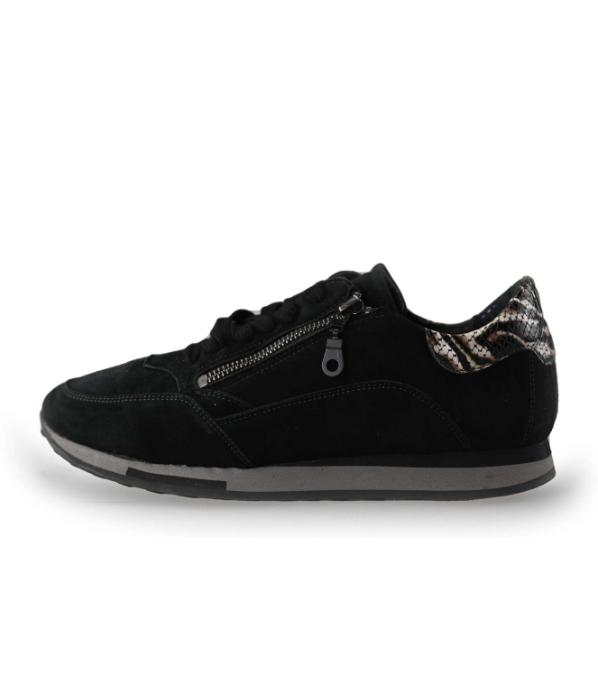 AQA Sneaker