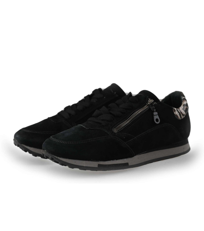 AQA Sneaker