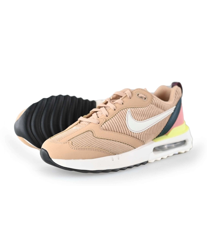 Nike Sneaker