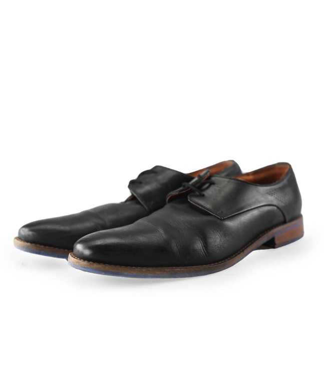 Regall Elegante Schuhe