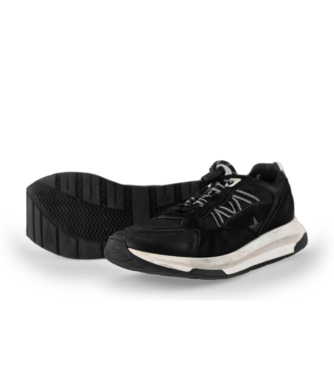 Giga Sneaker