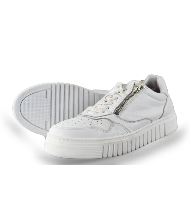 AQA Sneaker