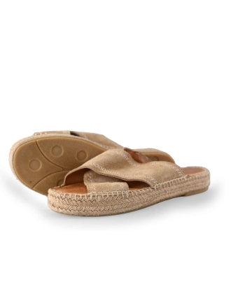 VIA VAI Flip-Flops