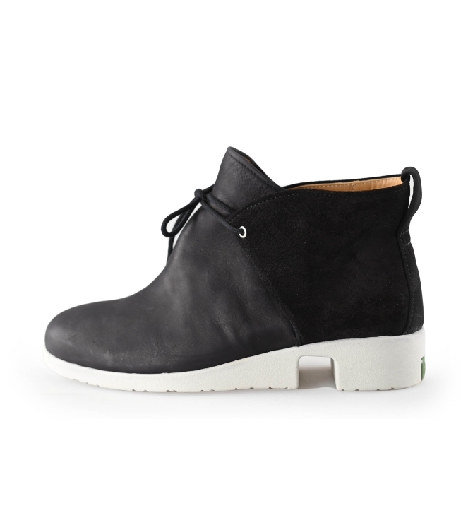 Schnürschuhe