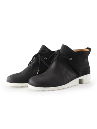 Schnürschuhe