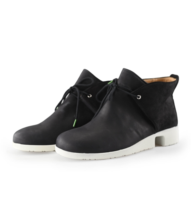 Schnürschuhe