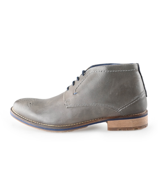 Schnürschuhe