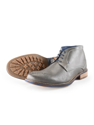 Schnürschuhe