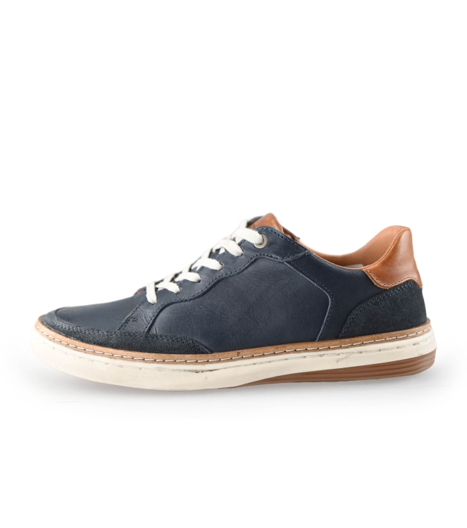 Travelin Sneaker