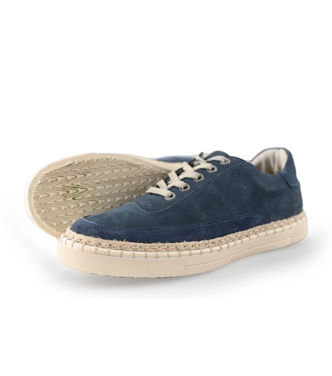 Travelin Sneaker