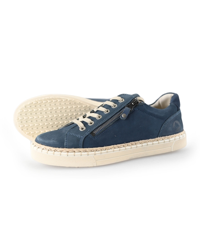 Travelin Sneaker