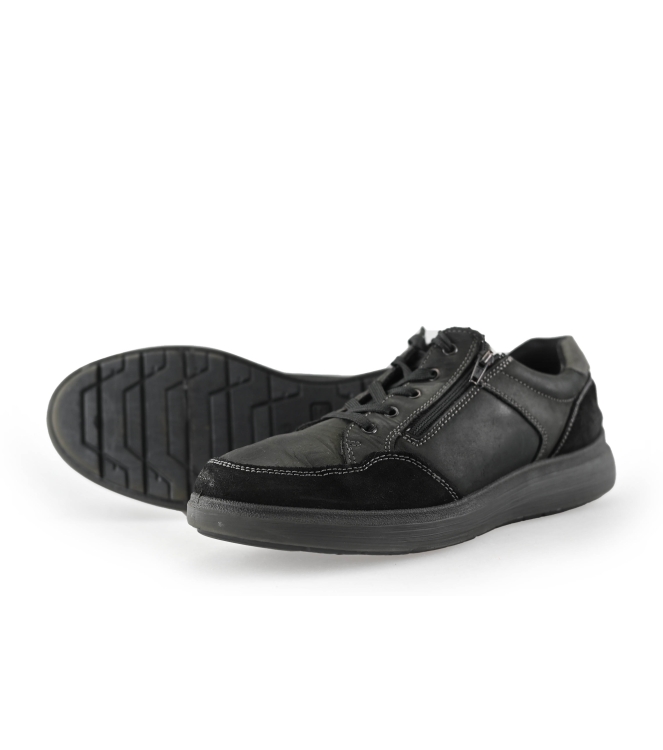 DSTRCT Sneaker