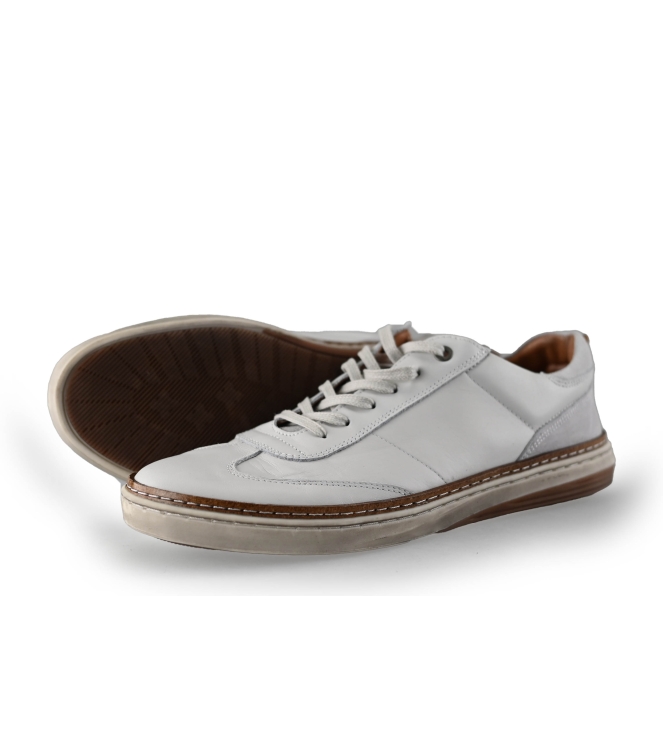 Travelin Sneaker