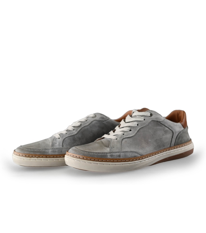 Travelin Sneaker