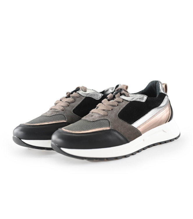 AQA Sneaker