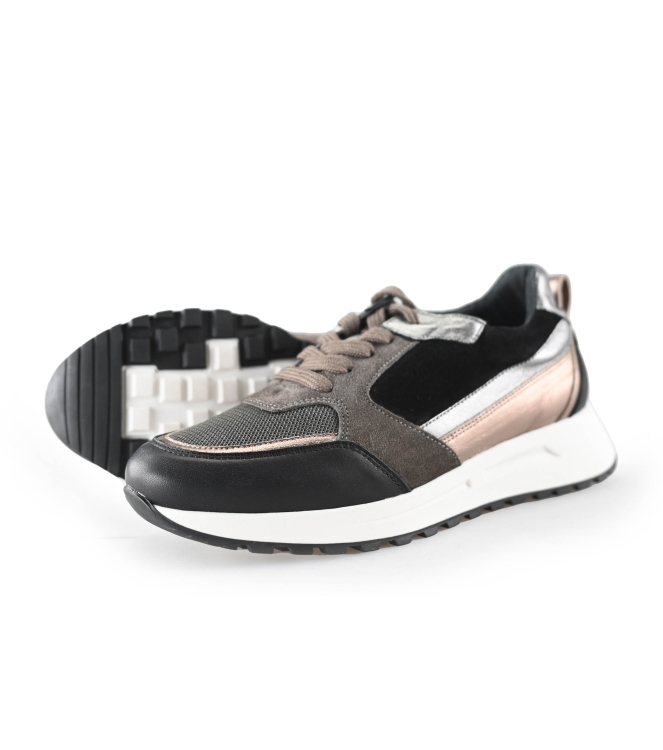 AQA Sneaker