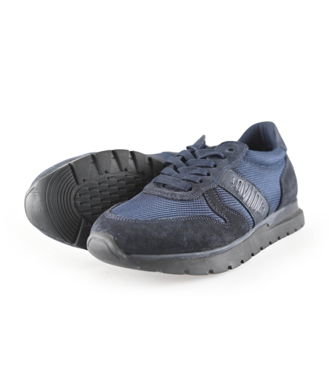 Invinci Sneaker