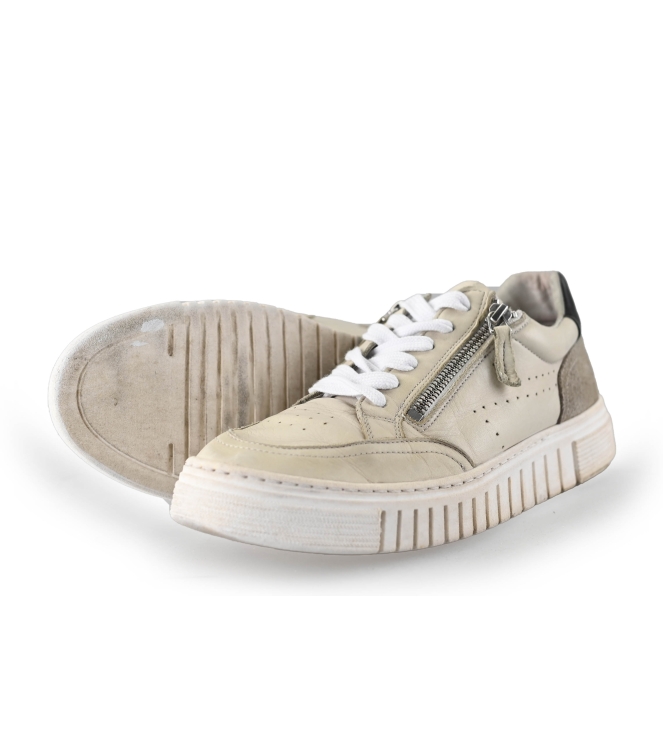 AQA Sneaker