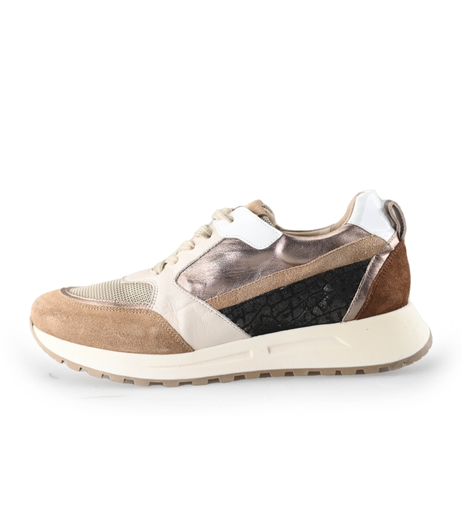 AQA Sneaker
