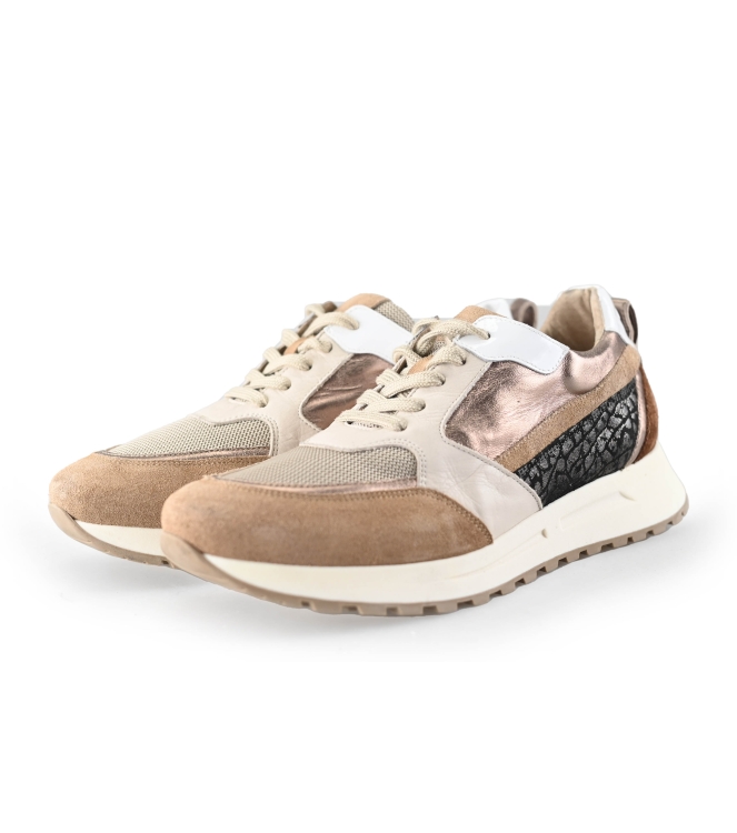 AQA Sneaker