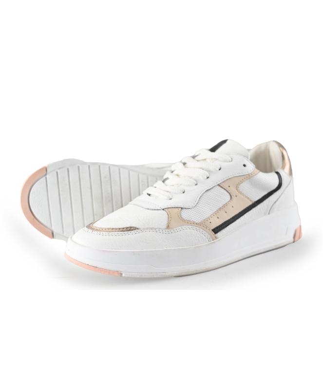 Omoda Sneaker