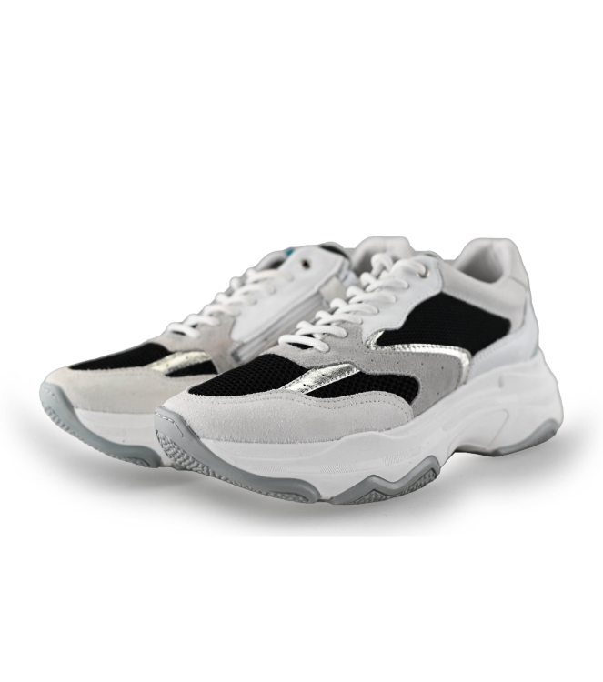 Giga Sneaker