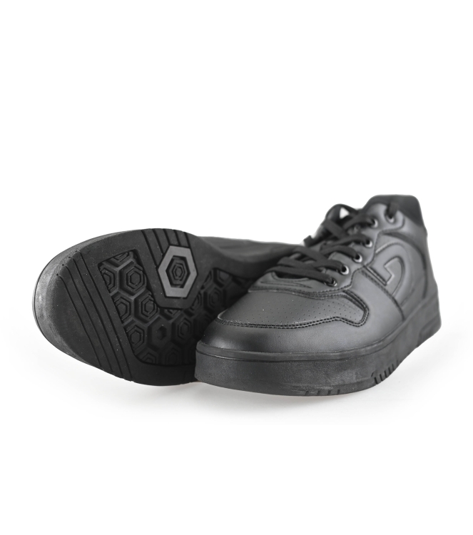 Cry Sneaker