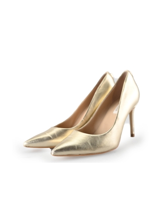 Guess pumps