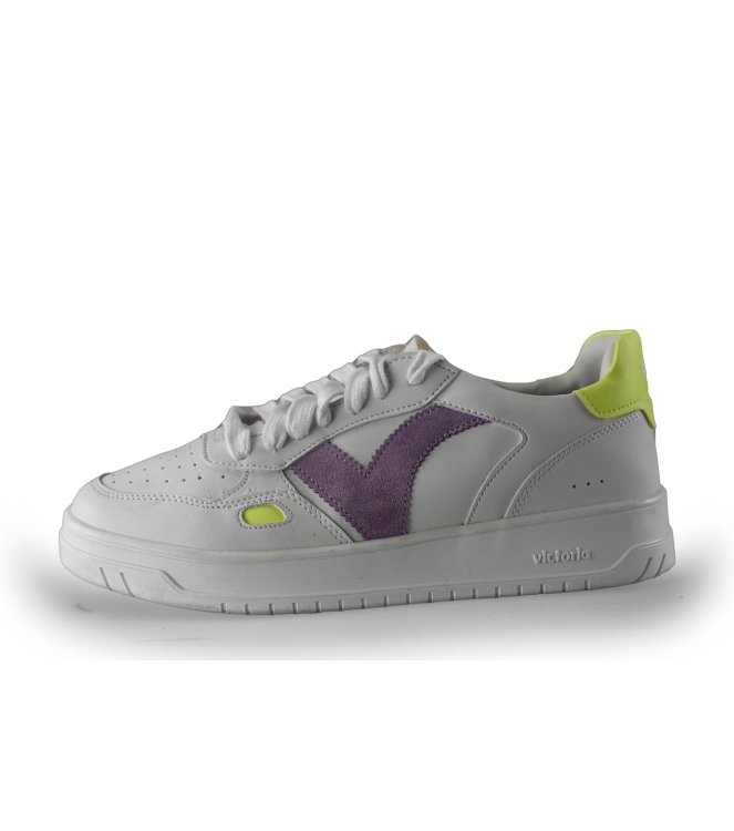 Victoria Sneaker