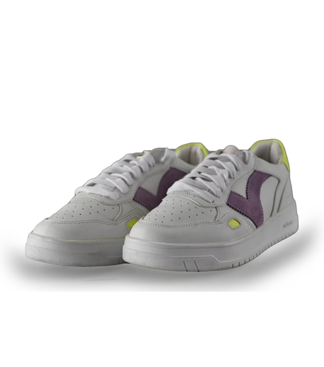 Victoria Sneaker