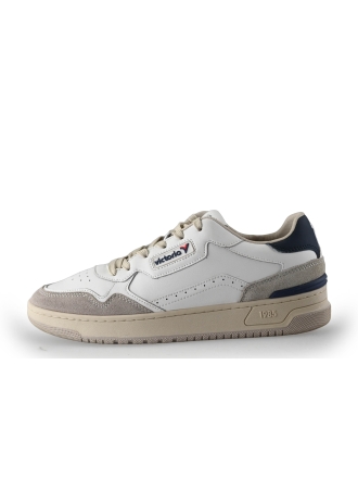 Victoria Sneaker
