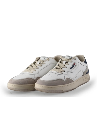 Victoria Sneaker